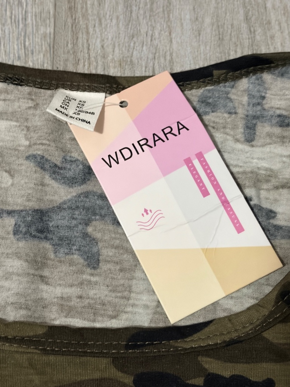 NWT! Women's WDirara Cropped Camo Shirt - XS - Picture 4 of 5